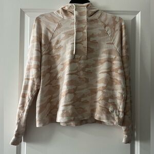 ❌NOT FOR SALE❌Vuori Beach Hoodie - Pink Bisque Camo
